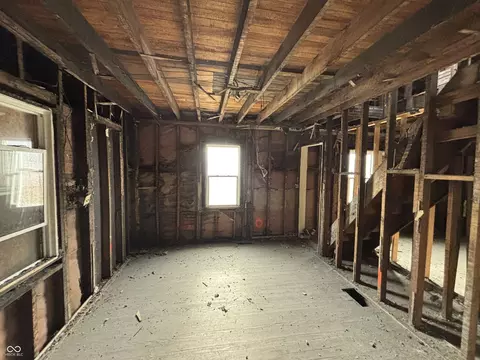 2822 Mcpherson St, Indianapolis, IN 46205 photo 8