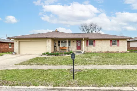 7808 Crossgate Ln, Southport, IN 46227