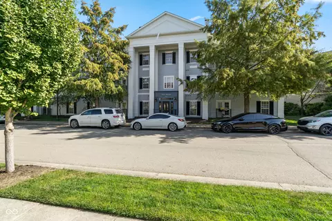 12833 Tradd St #2C, Carmel, IN 46032