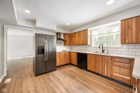 Kitchen - 1011 Yellowbrick Rd, Pendleton, IN 46064 photo 2 of 4