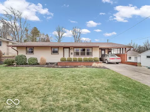 302 Shadowlawn Ave, Greencastle, IN 46135
