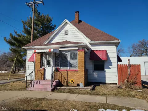 1224 Spruce St, Terre Haute, IN 47807