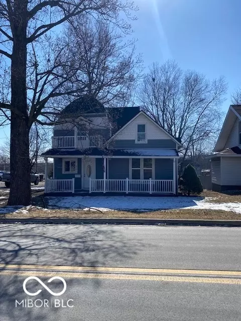 210 W 2nd St, Veedersburg, IN 47987