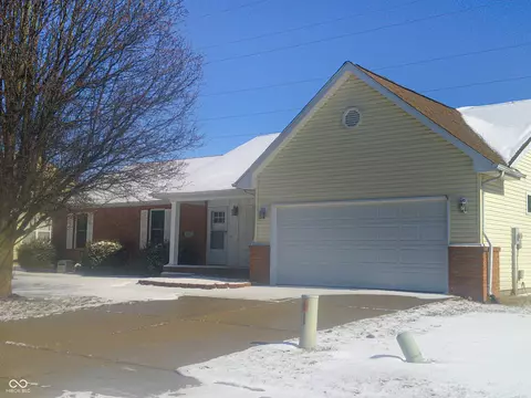 3025 Fox Ridge Dr, Columbus, IN 47203