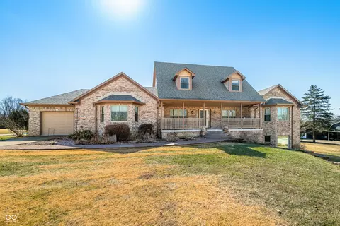8221 Mcwhorter Rd, Martinsville, IN 46151