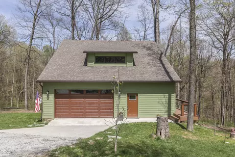 1032 E Woodall Ct, Martinsville, IN 46151