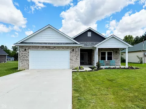 155 Patriots Landing Dr, Fillmore, IN 46128
