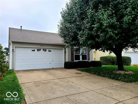 10921 Walnut Grv, Camby, IN 46113