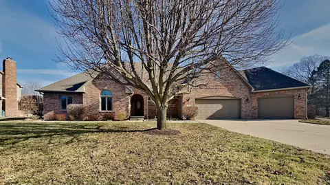 4285 S Woodbridge Ln, New Palestine, IN 46163