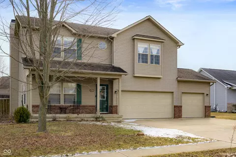 Exterior - 307 Blue Spruce Dr, Pendleton, IN 46064 photo 2 of 4