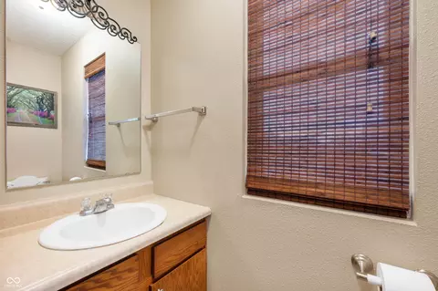 Bath - 9698 W Lantern Ln, Pendleton, IN 46064 photo 1 of 3