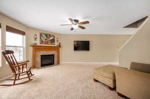 Living - 9698 W Lantern Ln, Pendleton, IN 46064 photo 2 of 2