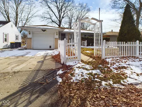 2613 E 7th St, Anderson, IN 46012