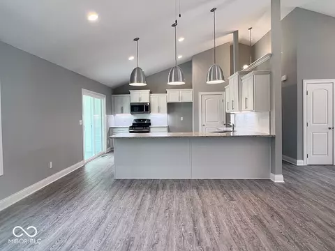 103 N Brenrich Rd, Pendleton, IN 46064 photo 3