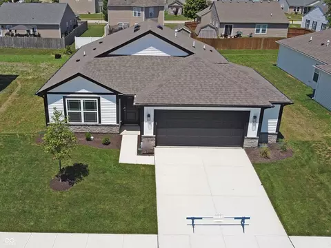 1414 Bluebonnet Pl, Shelbyville, IN 46176