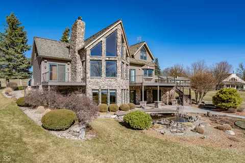 55 Lane 750 Snow Lk, Fremont, IN 46737