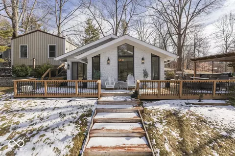 7890 Laurel Dr, Nineveh, IN 46164