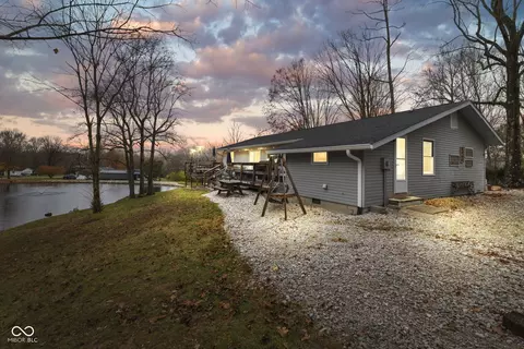 10129 E Redbud Ln, Rockville, IN 47872