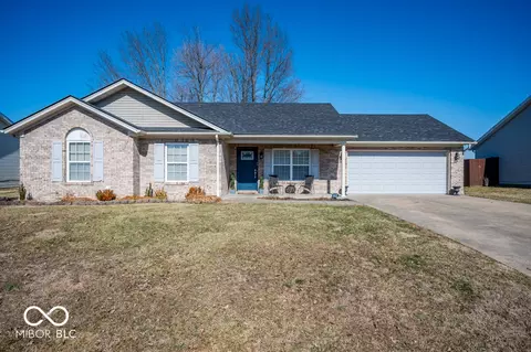 612 E Main St Cir, Crothersville, IN 47229