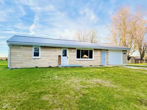 606 E Gatewood Dr, Westport, IN 47283
