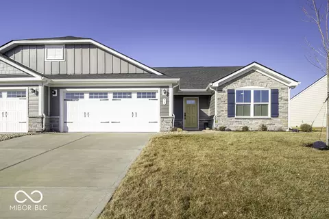 76 Gnarled Oak Ln, Whiteland, IN 46184