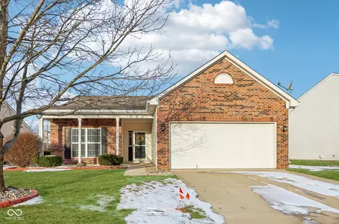 2934 Lodgepole Dr, Whiteland, IN 46184