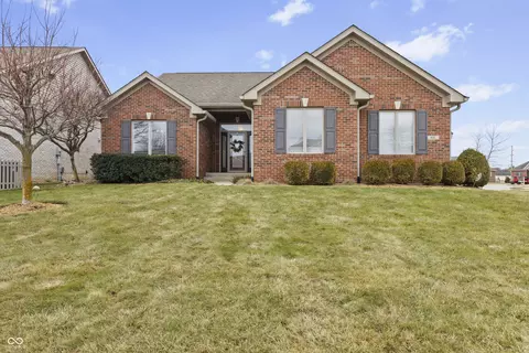 657 Brandi Ct, Greenwood, IN 46142