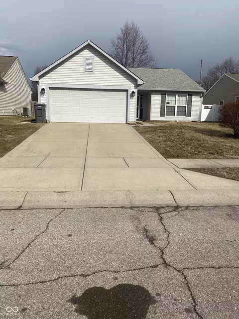 212 Meridian Gardens Ln, Indianapolis, IN 46217