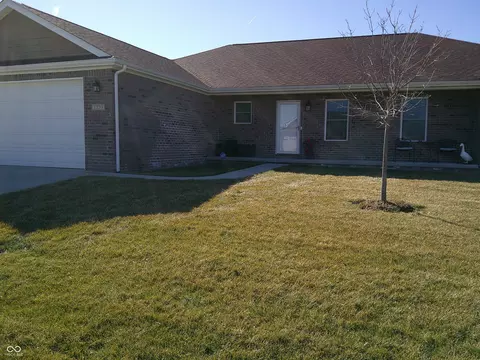 1720 W Bell Ford Dr, Seymour, IN 47274