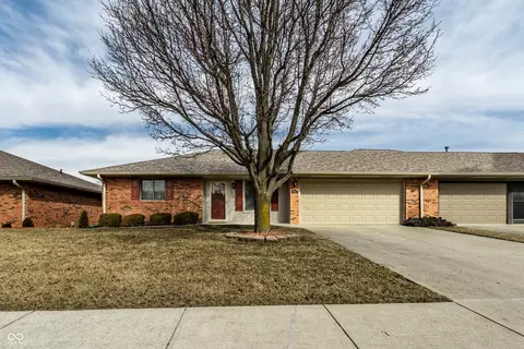 304 E 48th St, Anderson, IN 46013