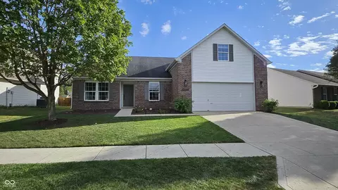 10645 Aspen Dr, Fishers, IN 46037