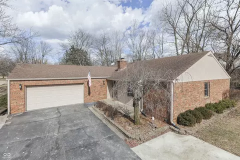 8225 S East St, Indianapolis, IN 46227