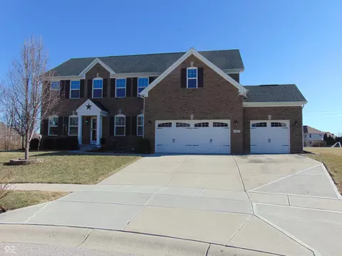 1211 Worcester Ct, Greenwood, IN 46143