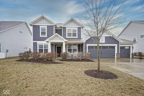 12504 Castle Pine Dr, Noblesville, IN 46060