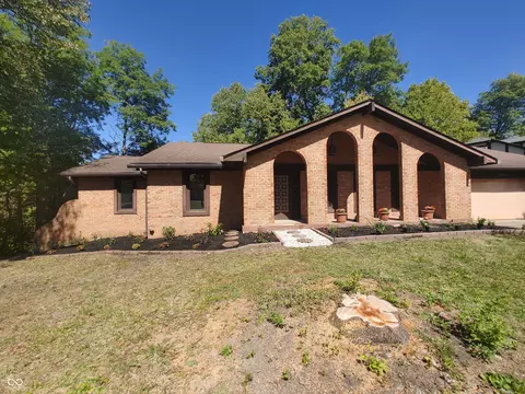 8940 Black Hawk Ln, Indianapolis, IN 46234