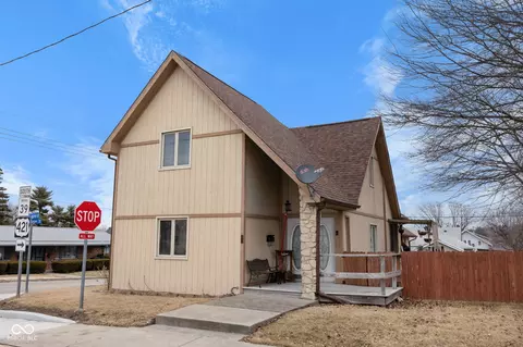 1061 N Jackson St, Frankfort, IN 46041