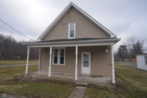 206 E Washington St, Sunman, IN 47041