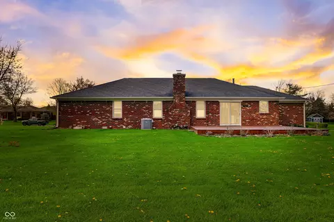 510 Pheasant Run, Zionsville, IN 46077