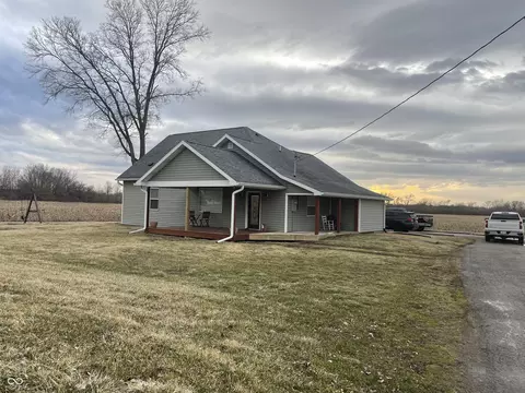 8221 S 300 W, Muncie, IN 47302