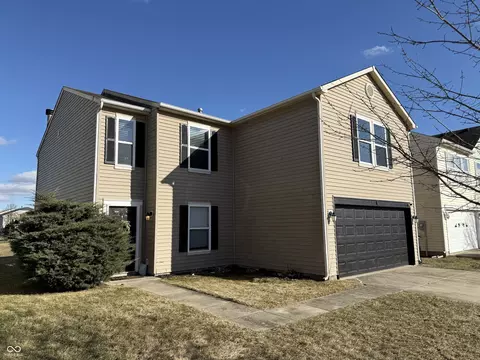 8360 S Evening Dr, Pendleton, IN 46064 photo 2