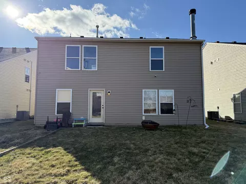 8360 S Evening Dr, Pendleton, IN 46064 photo 6