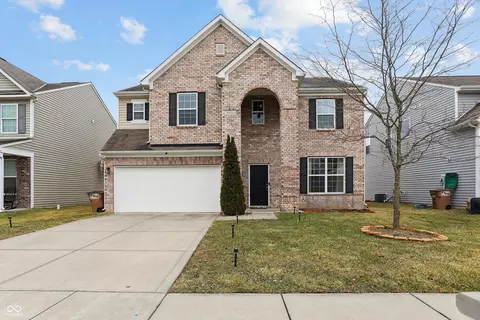 2091 Creek Bank Dr, Columbus, IN 47201