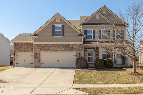 7728 Solomon Dr, Zionsville, IN 46077