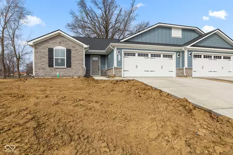 140 Mission Terrace Dr, Whiteland, IN 46184