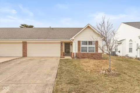 1280 Vicksburg S Dr, Greenwood, IN 46143