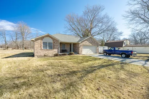 34 Lincoln Hill Ct, Coatesville, IN 46121