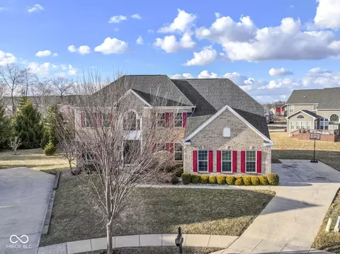 4520 Waterchase Ct, Zionsville, IN 46077
