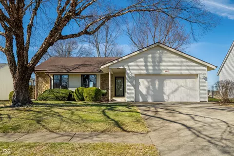 3932 Villa Dr, Columbus, IN 47203