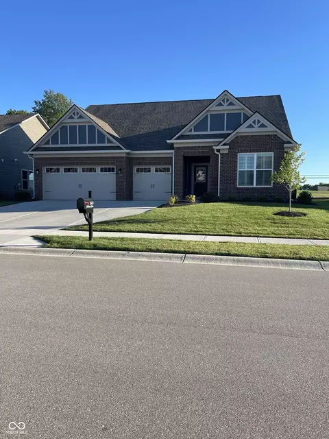 3613 Chalmers Dr, Bargersville, IN 46106