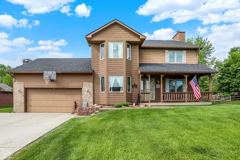 211 Deborah Ln, Whiteland, IN 46184